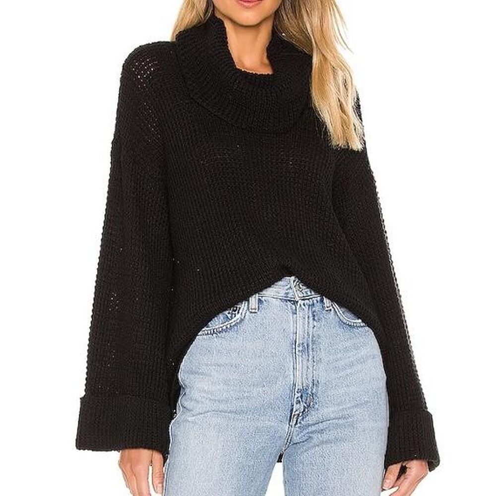 Show-me-your-mumu Women's Black Oversized Sweater